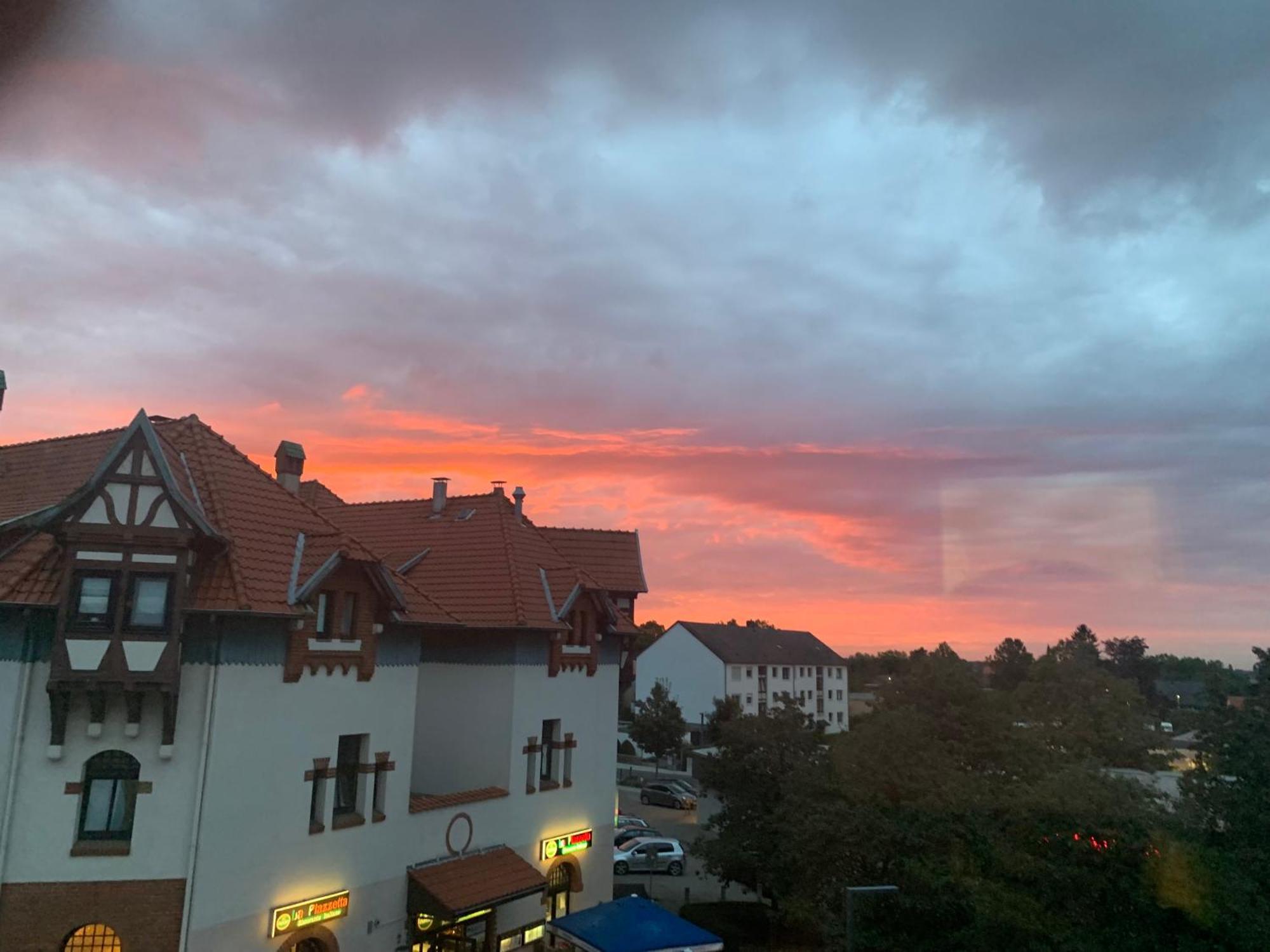 Moderne 4 Zimmer Apartment Mit Bergblick Stadtzentrum Contactless Check-In Gehrden  Exteriér fotografie