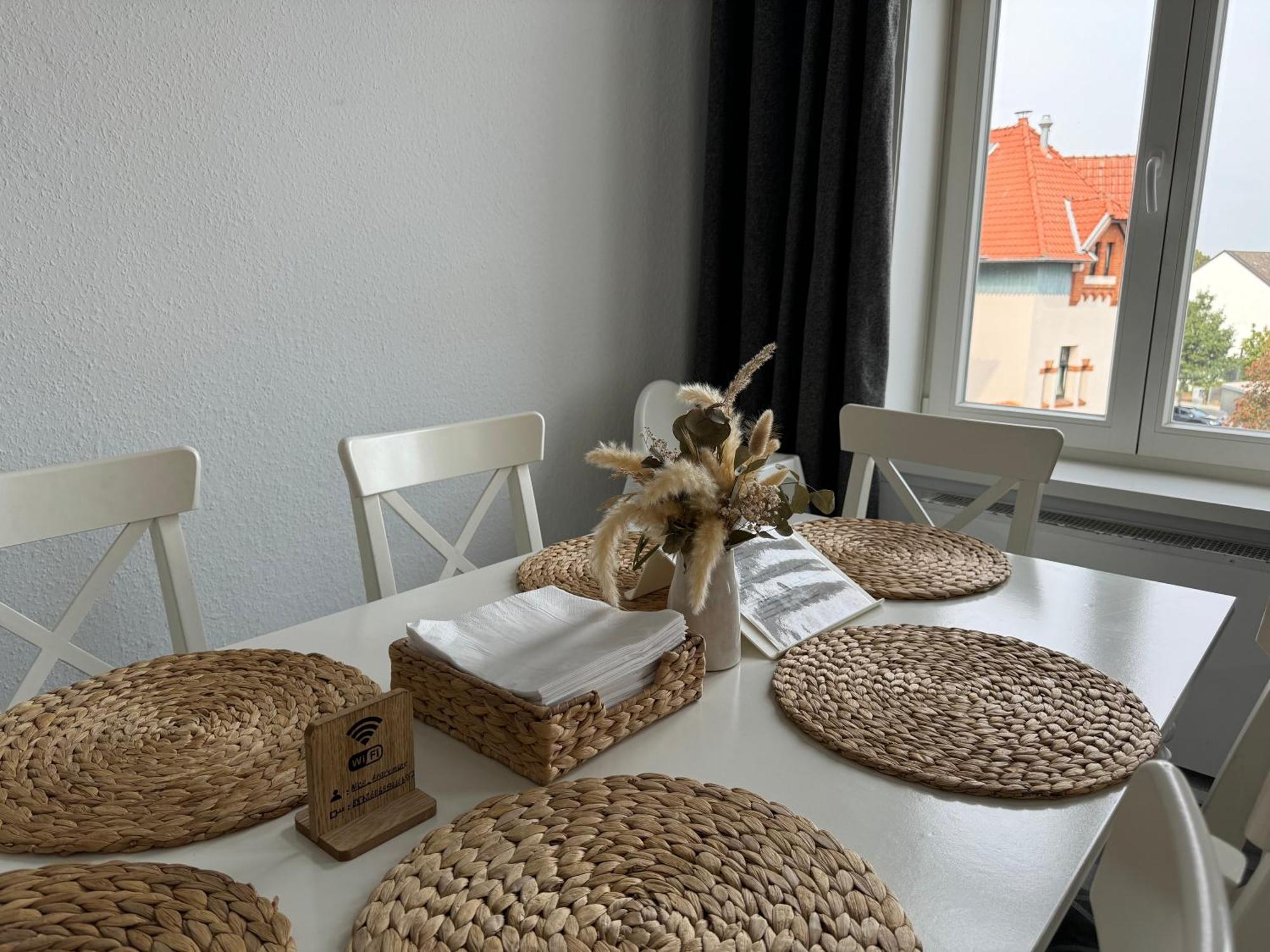 Moderne 4 Zimmer Apartment Mit Bergblick Stadtzentrum Contactless Check-In Gehrden  Exteriér fotografie